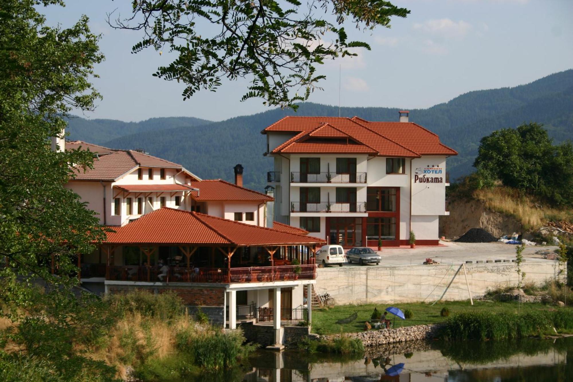 Ribkata Family Hotel Smolyan Bagian luar foto