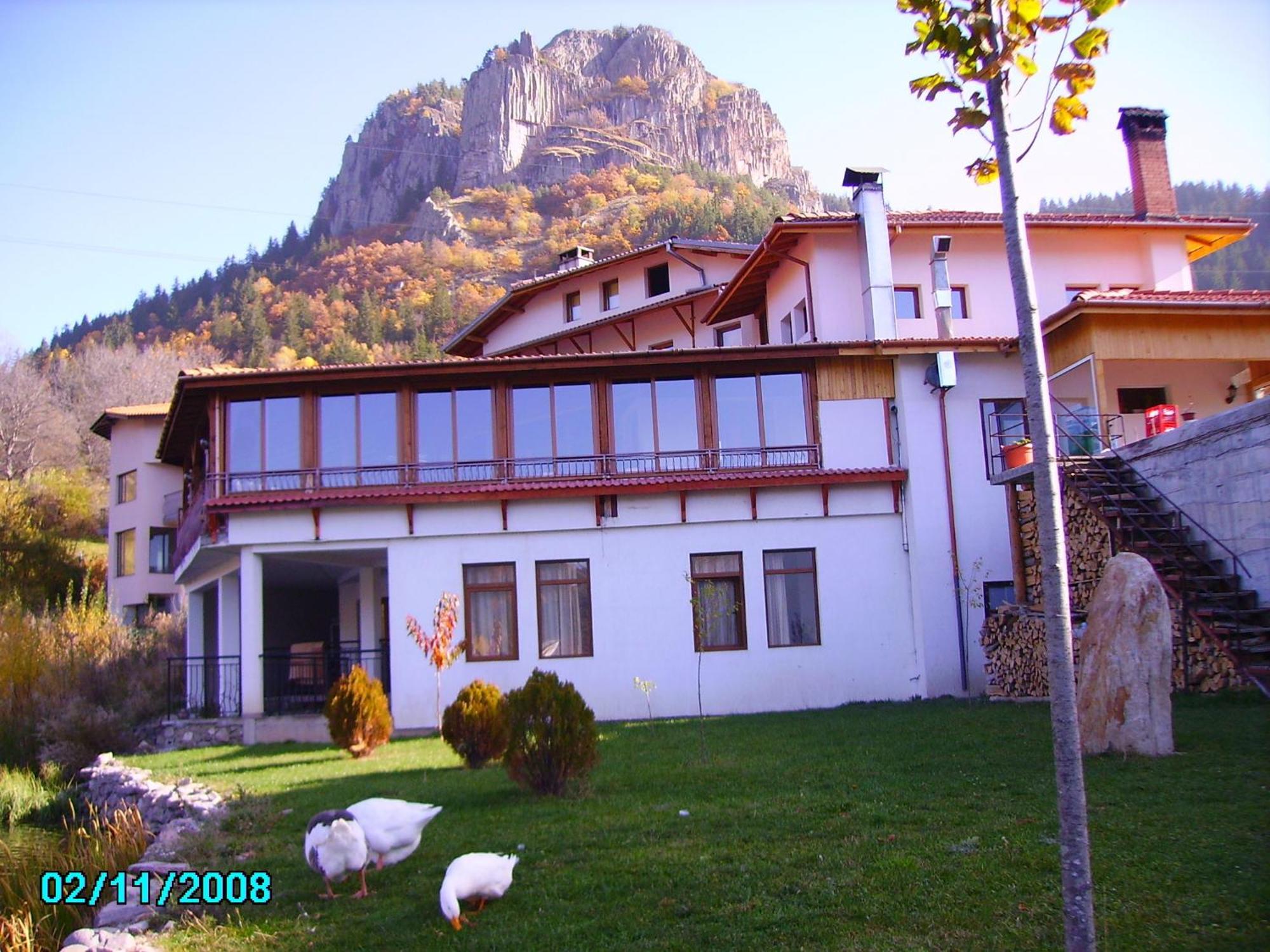 Ribkata Family Hotel Smolyan Bagian luar foto