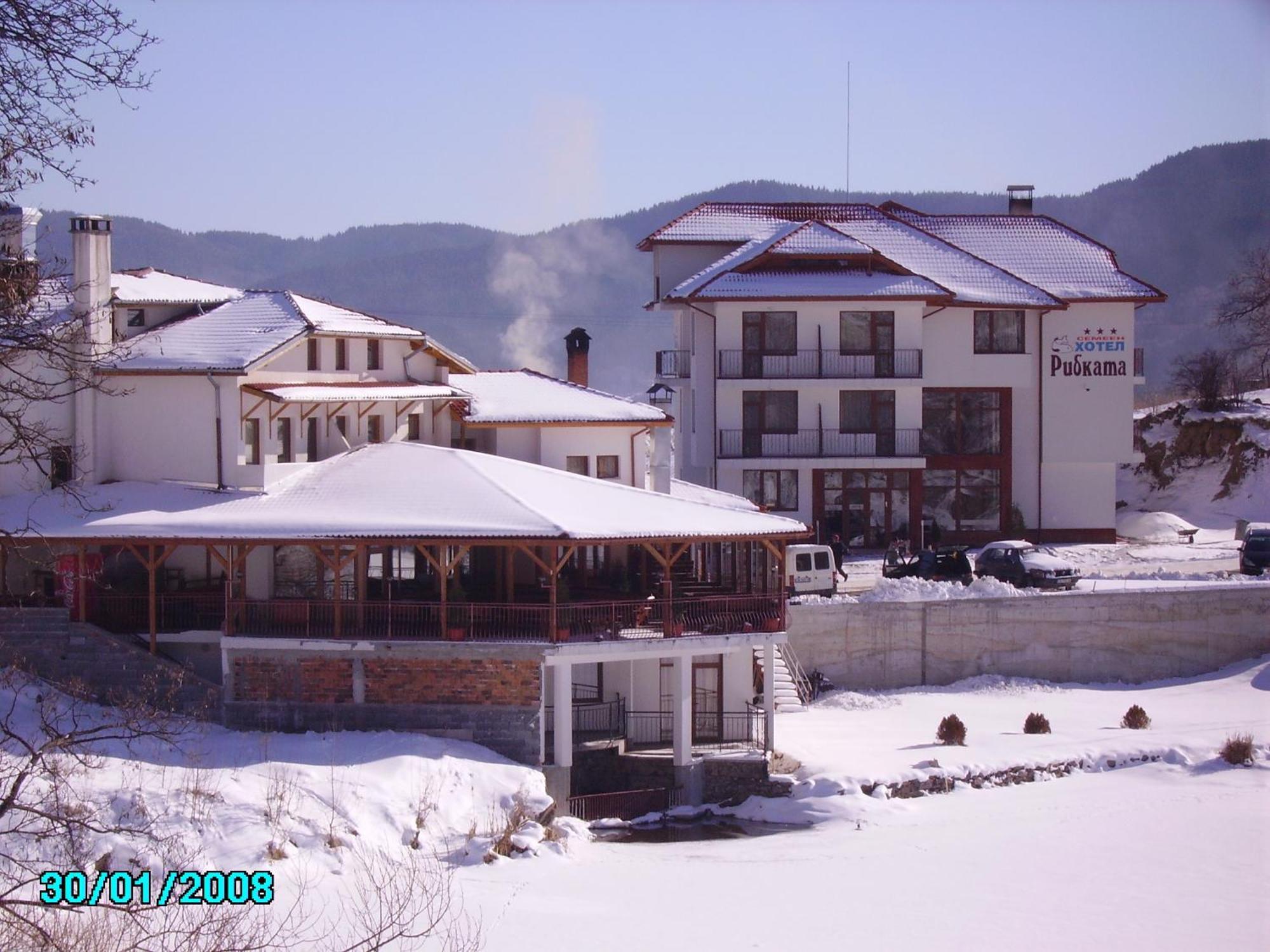 Ribkata Family Hotel Smolyan Bagian luar foto